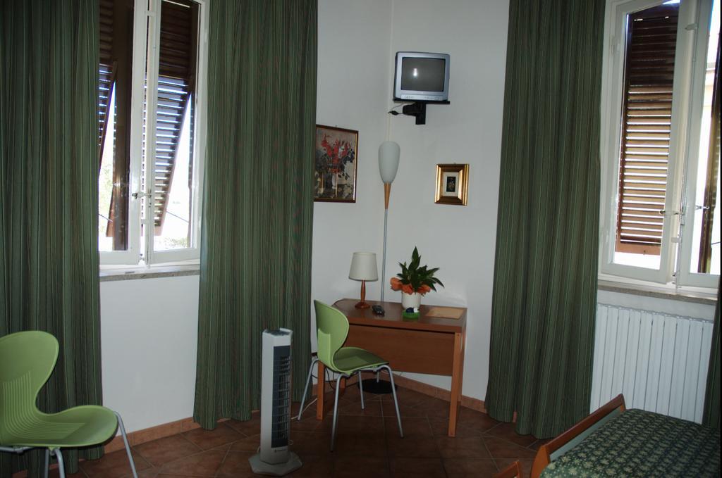Affittacamere Villa Delia Λούκα Δωμάτιο φωτογραφία